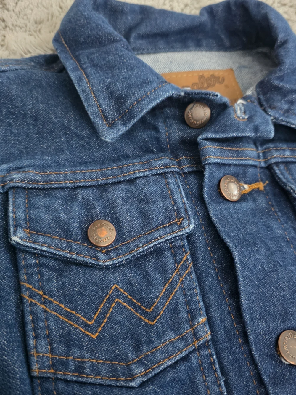Wrangler Kid's Unisex Medium Wash Size Medium Adjustable Sides Denim Jacket